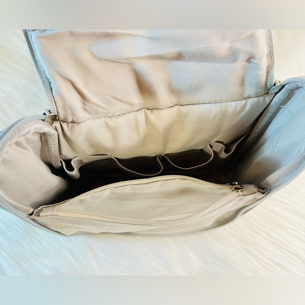 Hanging Toiletry Bag - Picture 9 of 11